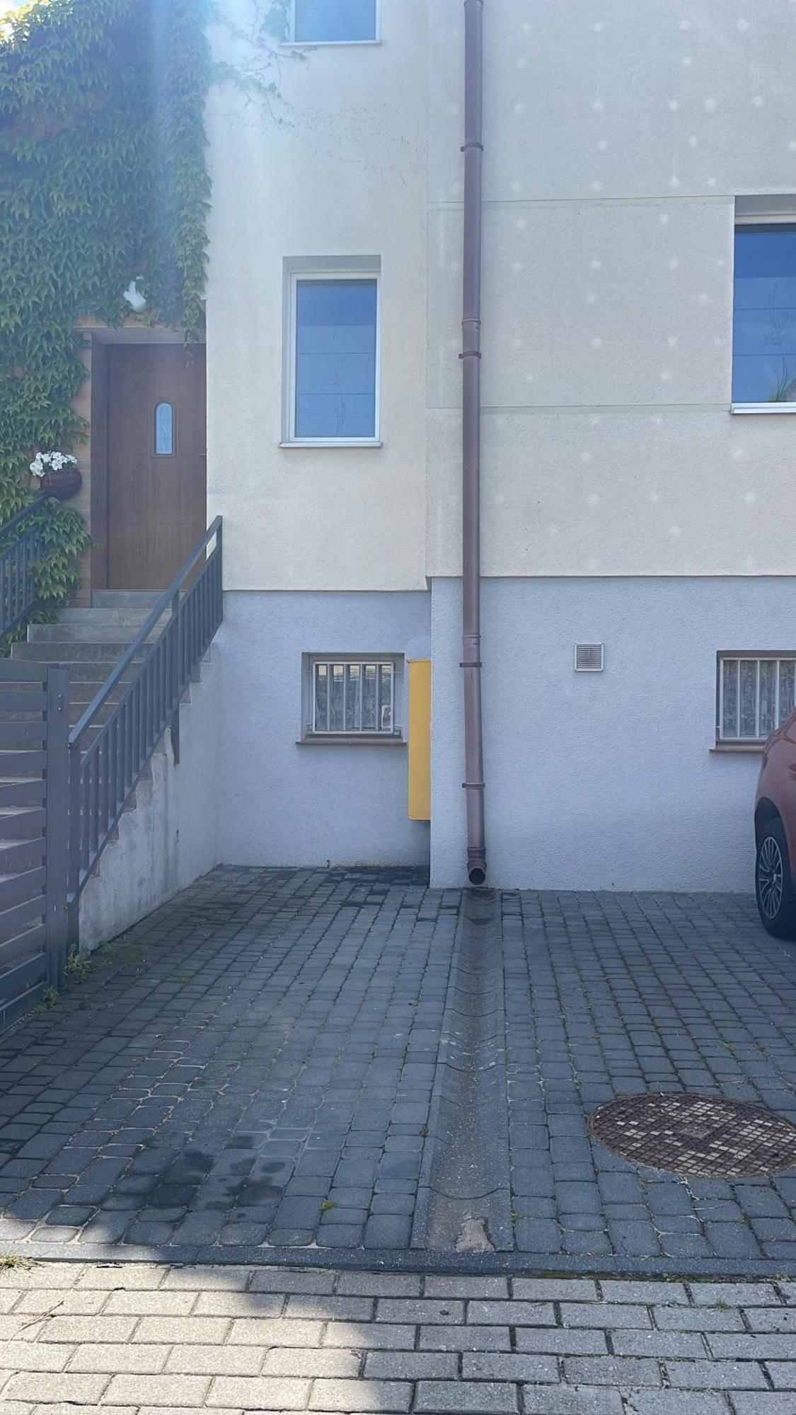 Kwatera Przed Remontem Bez Zlewu W Czesci Kuchennej Lazienka Przed Remontem Gdynia Bagian luar foto